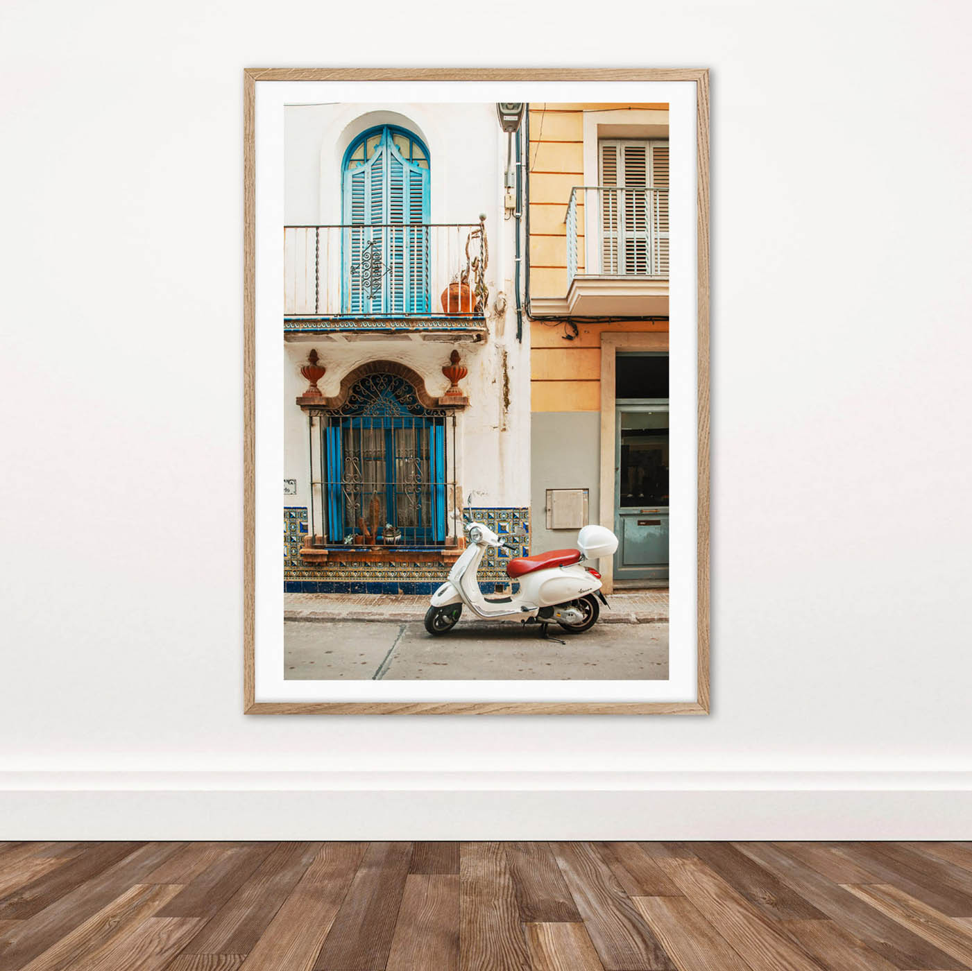 Scooter in Carrer de Sant Bonaventura - Imagen 3