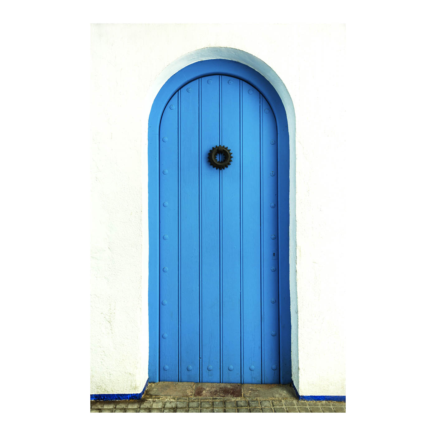 poster de una puerta azul