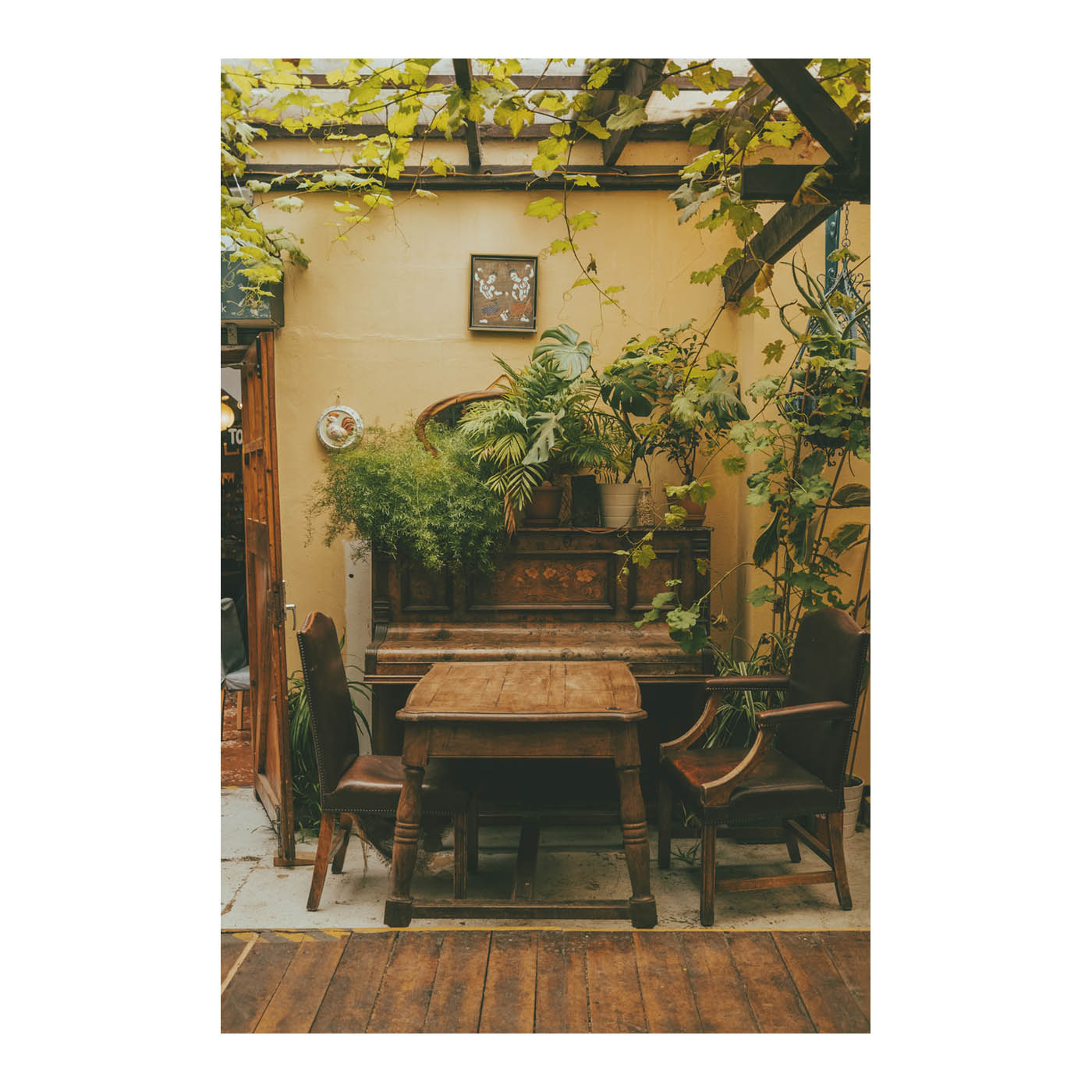 Fotografía de espacio en Londres con piano